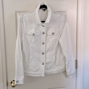Buffalo white jean jacket, used a handful of time’s from a smoke free home.